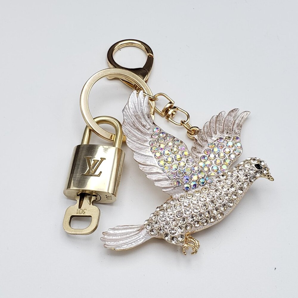Authentic LV Gold Padlock 🔒Unbranded Dove Keychain Charm for Louis Vuitton Bags - Picture 4 of 13